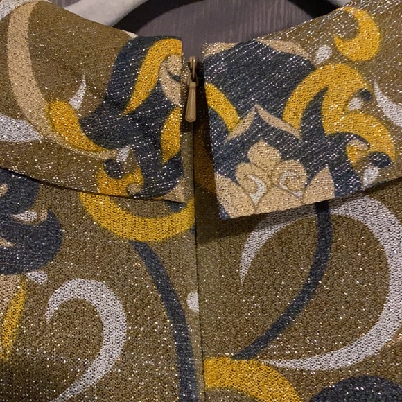 Vintage Ladies Pride Gown - Picture 7 of 9